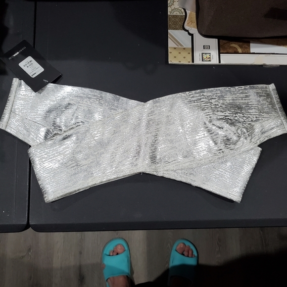 NWT Fashion Nova Silver Bandage Style Top Size M L๐K Party Clubbing Vacation ๐ - Picture 11 of 13